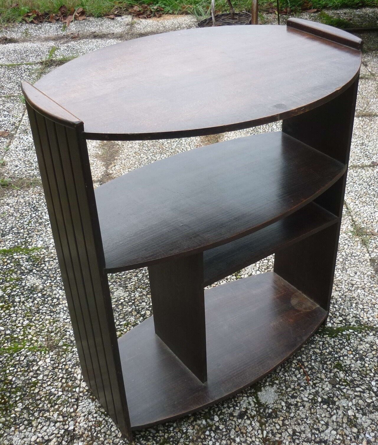 Art-Deco oval brown harness with shelves