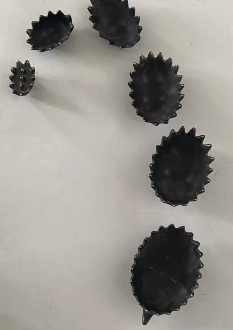 Famille de 6 Hérissons en métal par Walter Bosse, design 1950