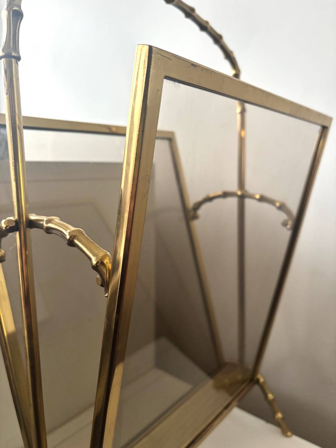 Gold-plated brass magazine rack Maison Baguès