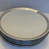 6 white porcelain dessert plates