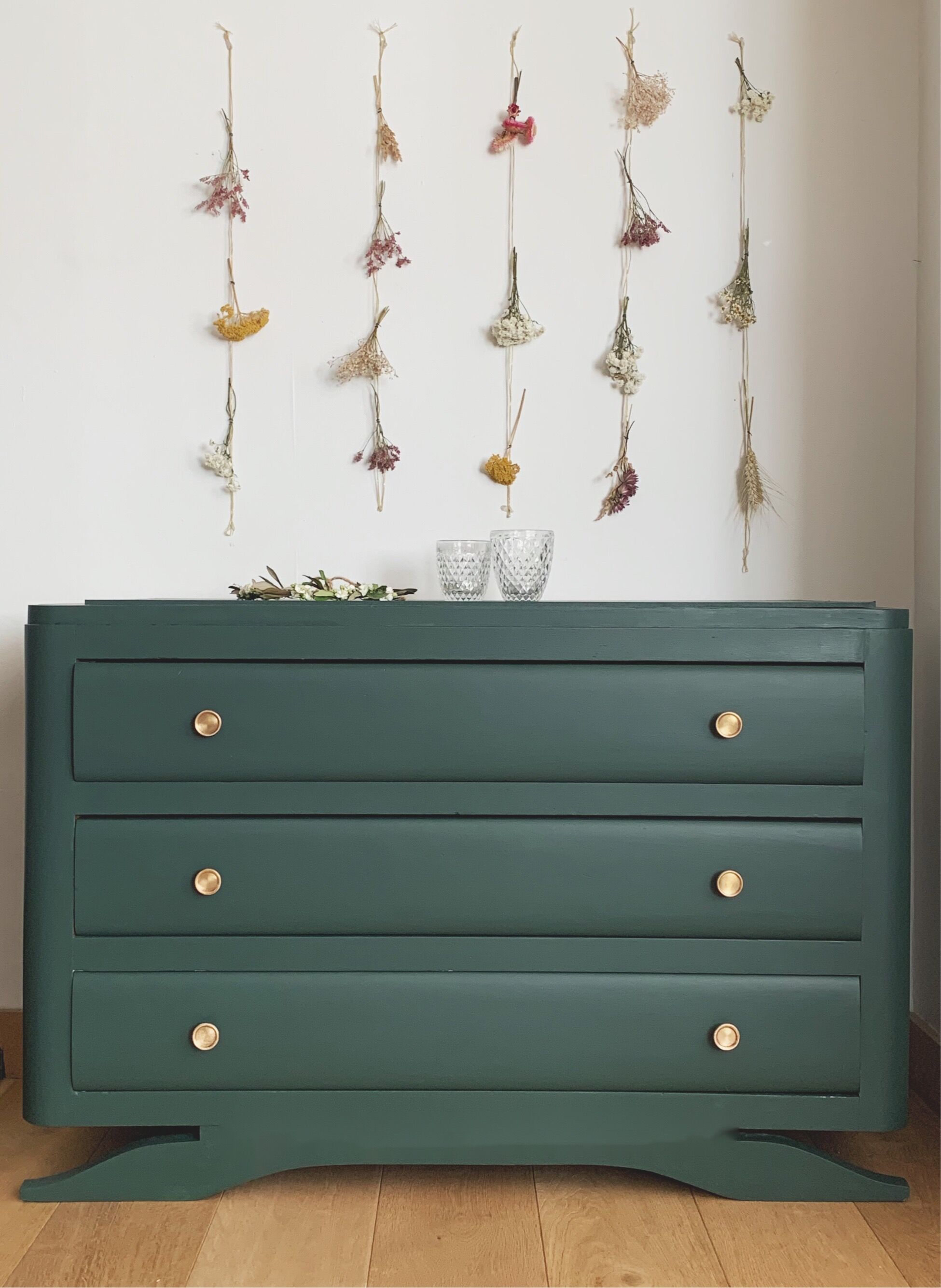 Chest of drawers vintage in green