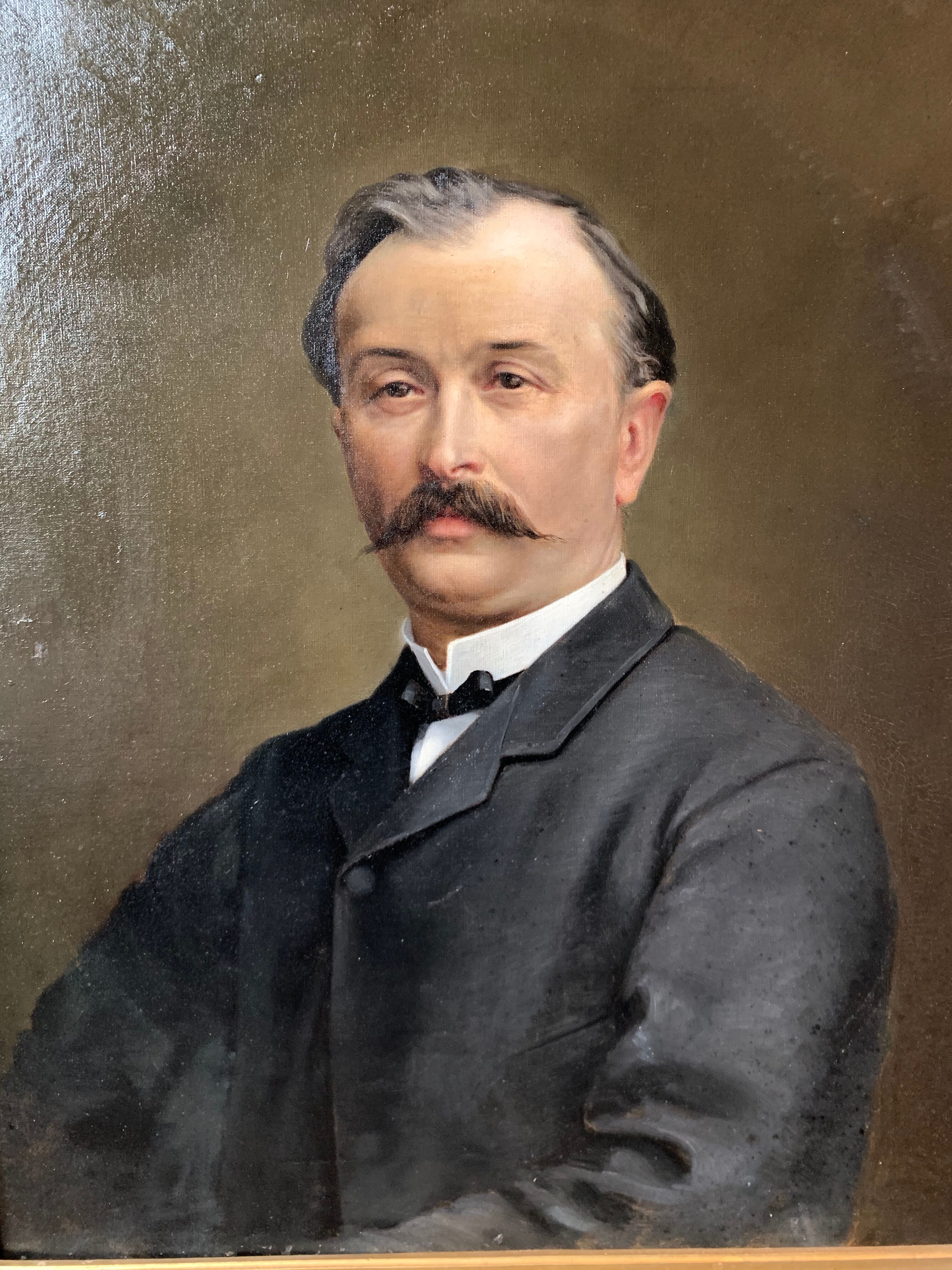 Portrait of man 19th in its frame