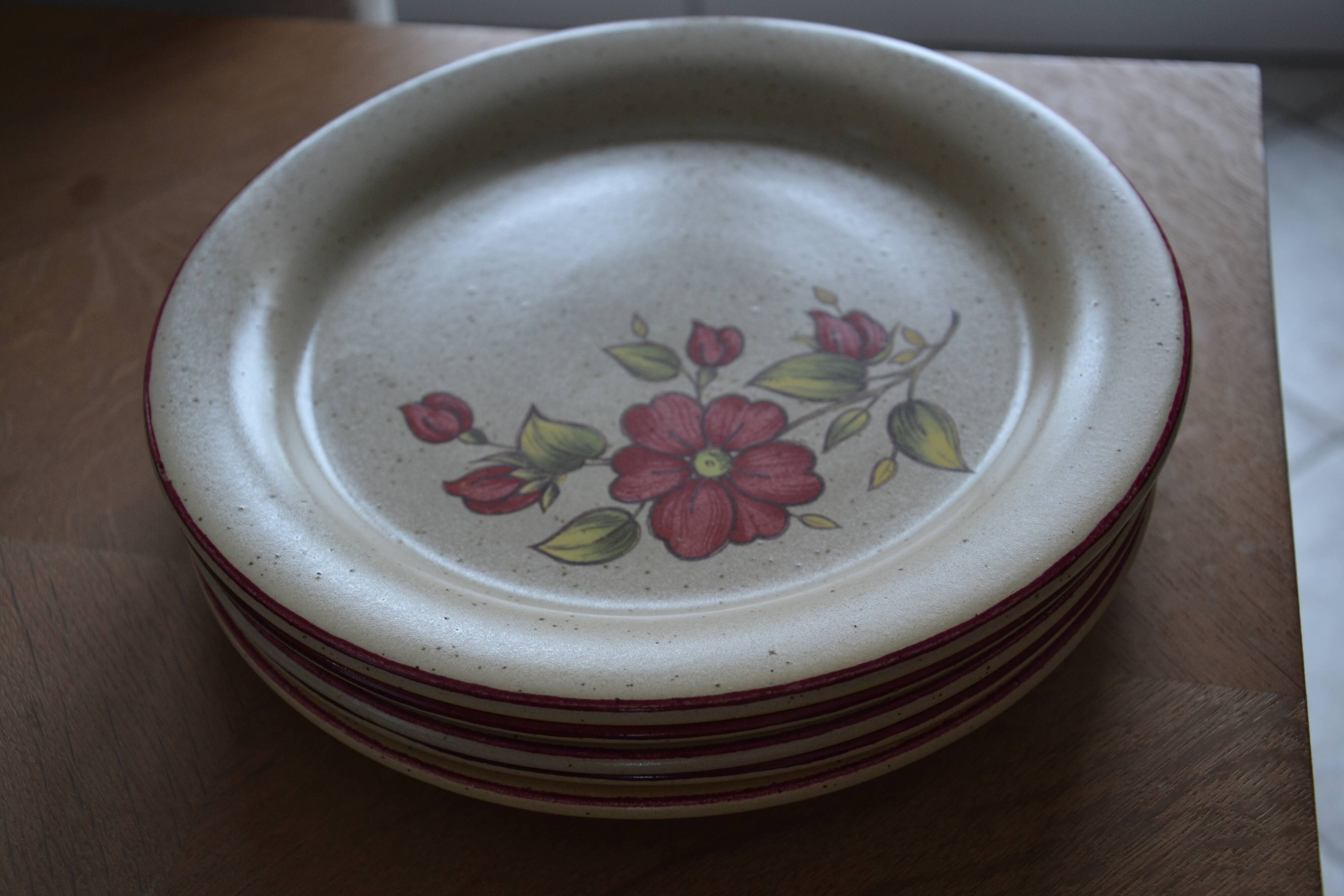 Set of pink earthenware plates Saint-Amand model Charme