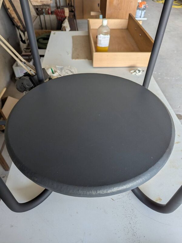 Table ronde Bauhaus double plateaux grise