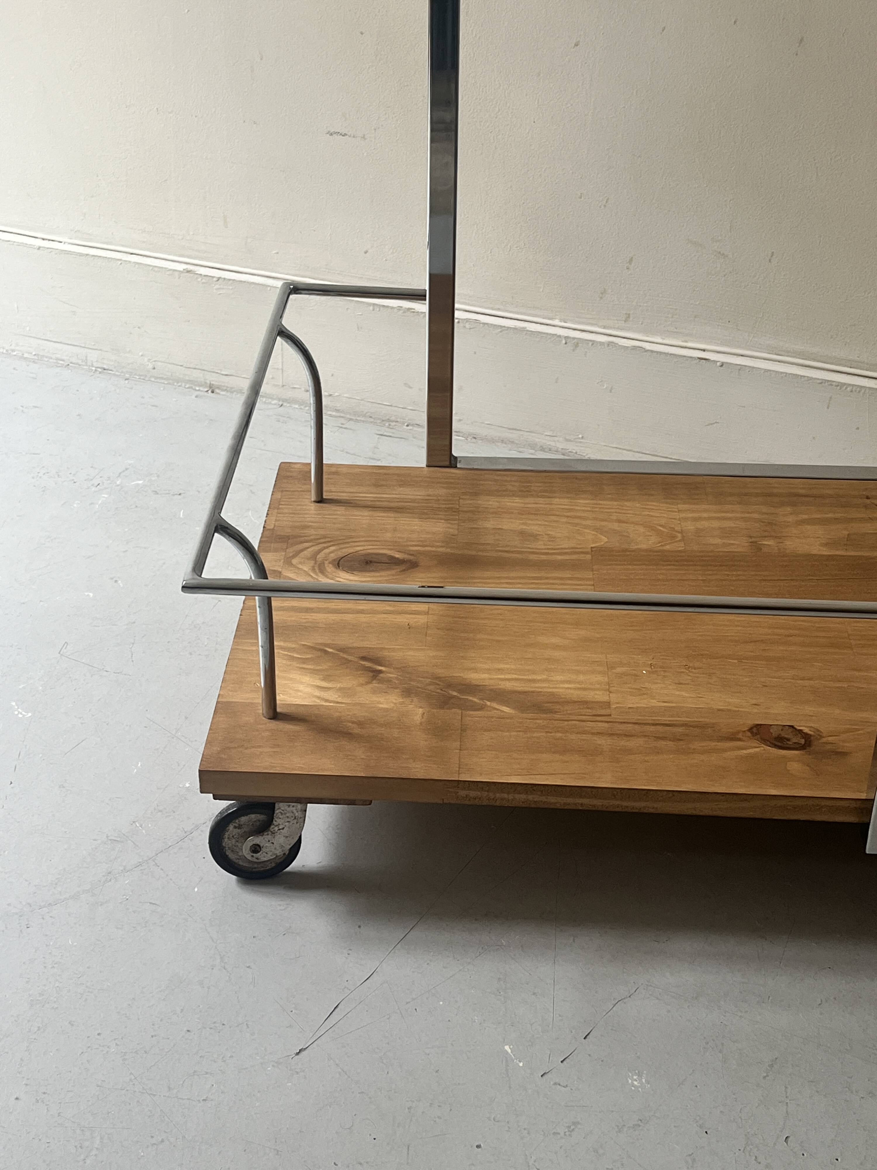 Vintage bar trolley in chrome steel and glass by Howard Miller circa 1970