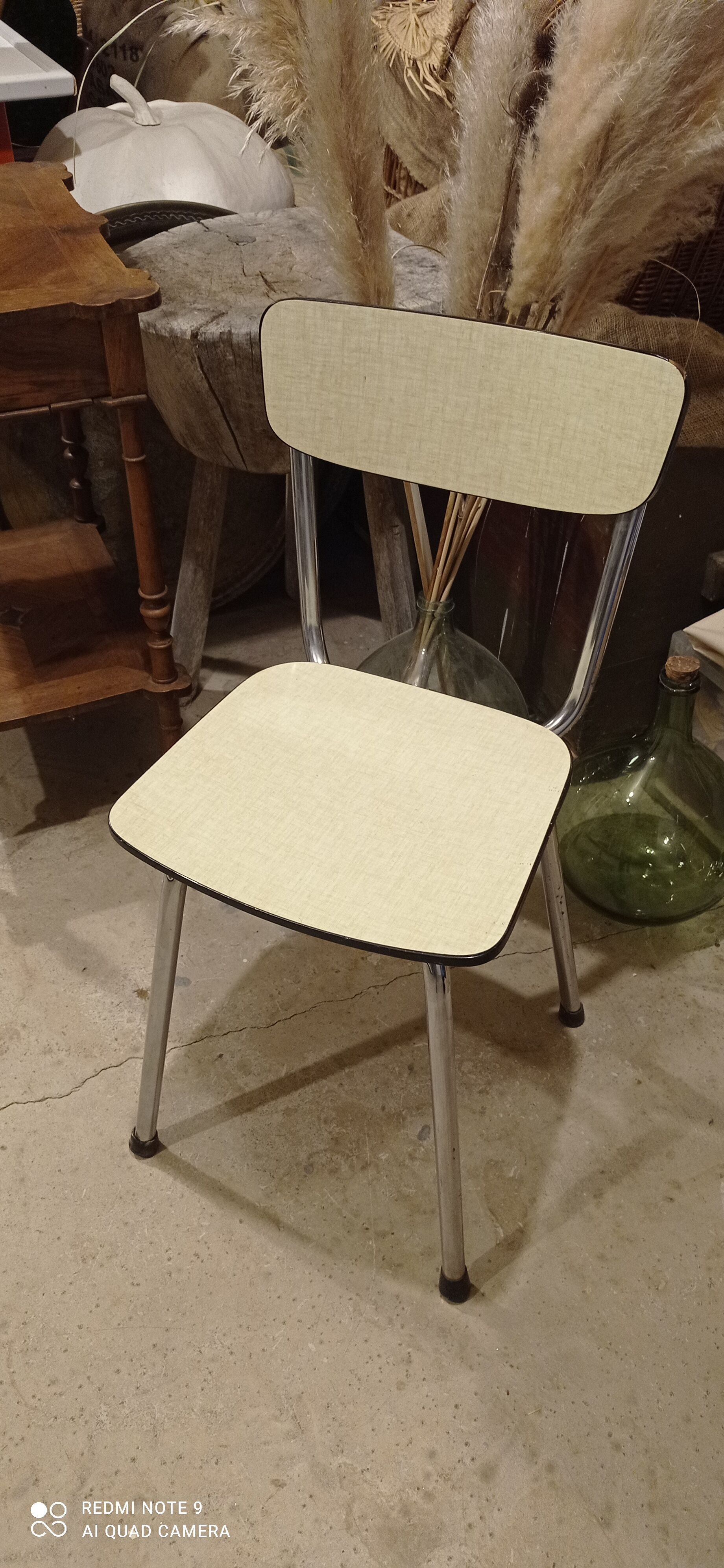Chair anise formica