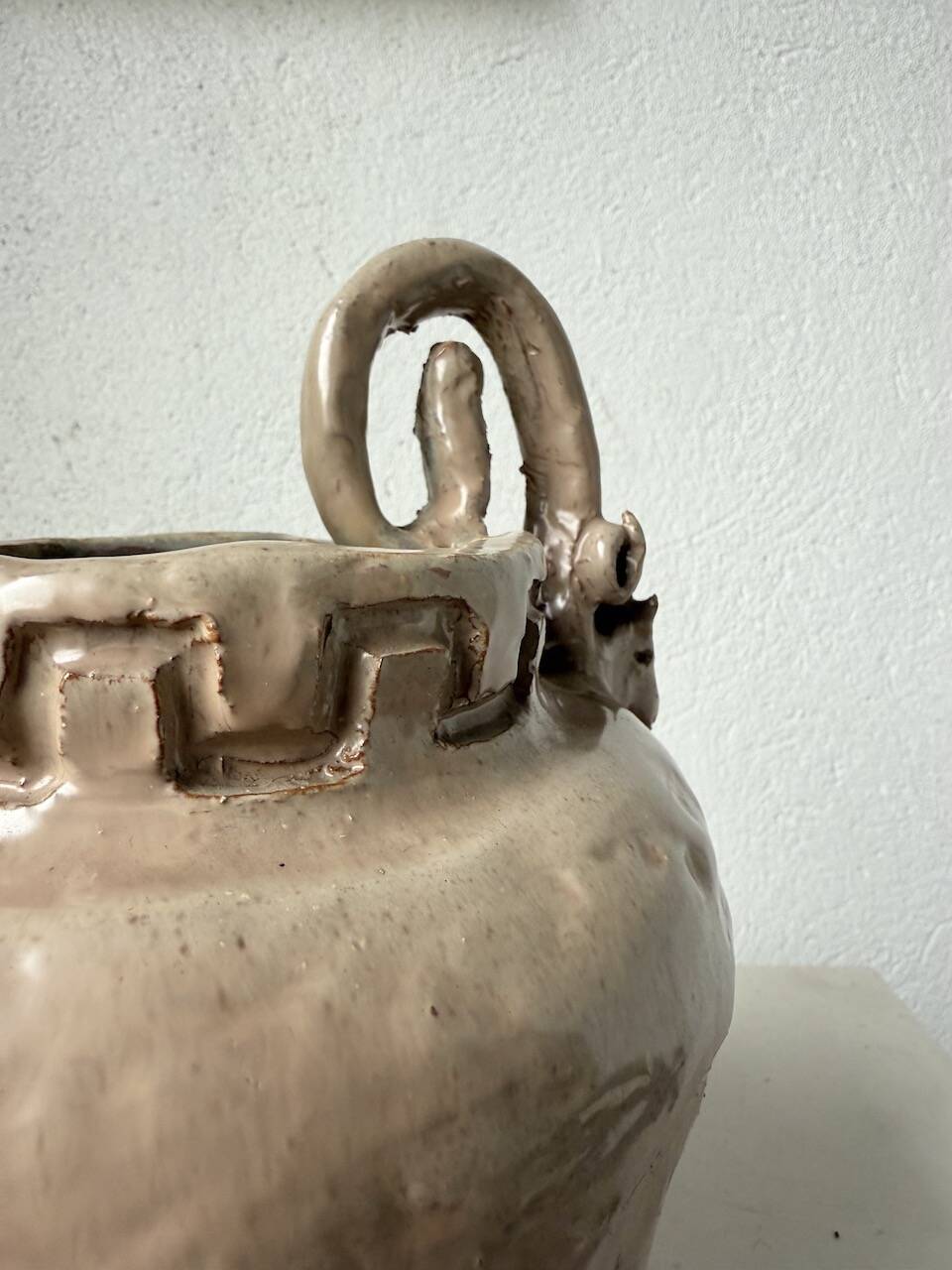 Ceramic bowl with ram heads