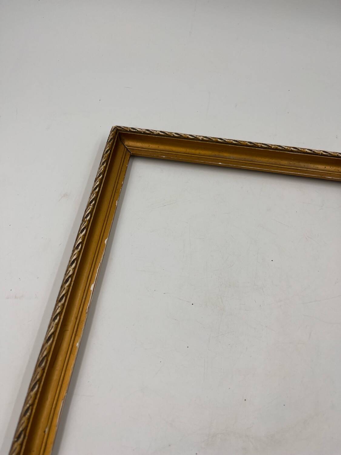 Set of 4 gold frames