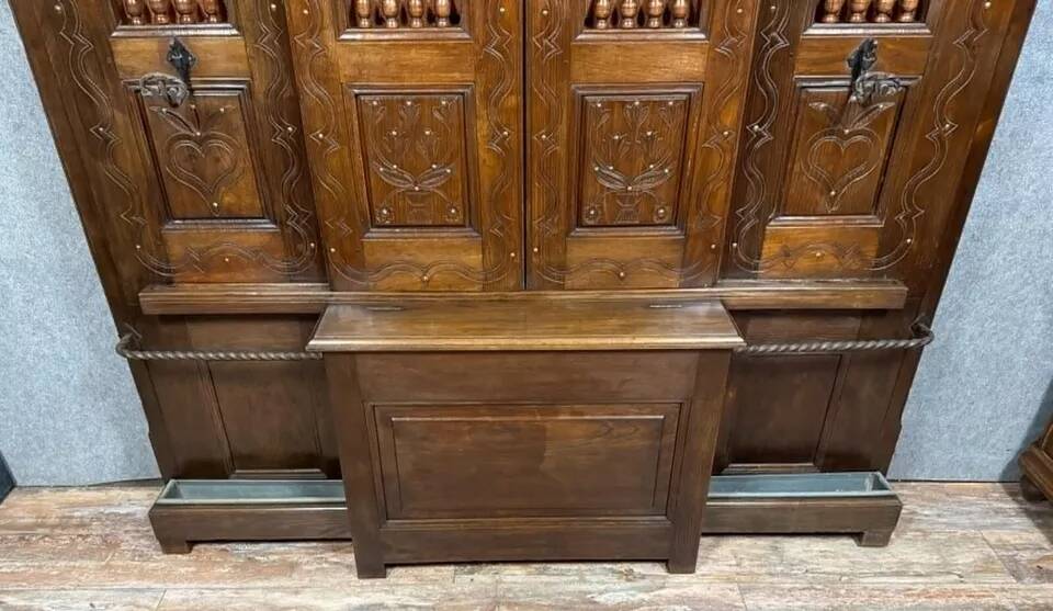 Porte manteaux a fonction de coffre en chene massif vers 1880