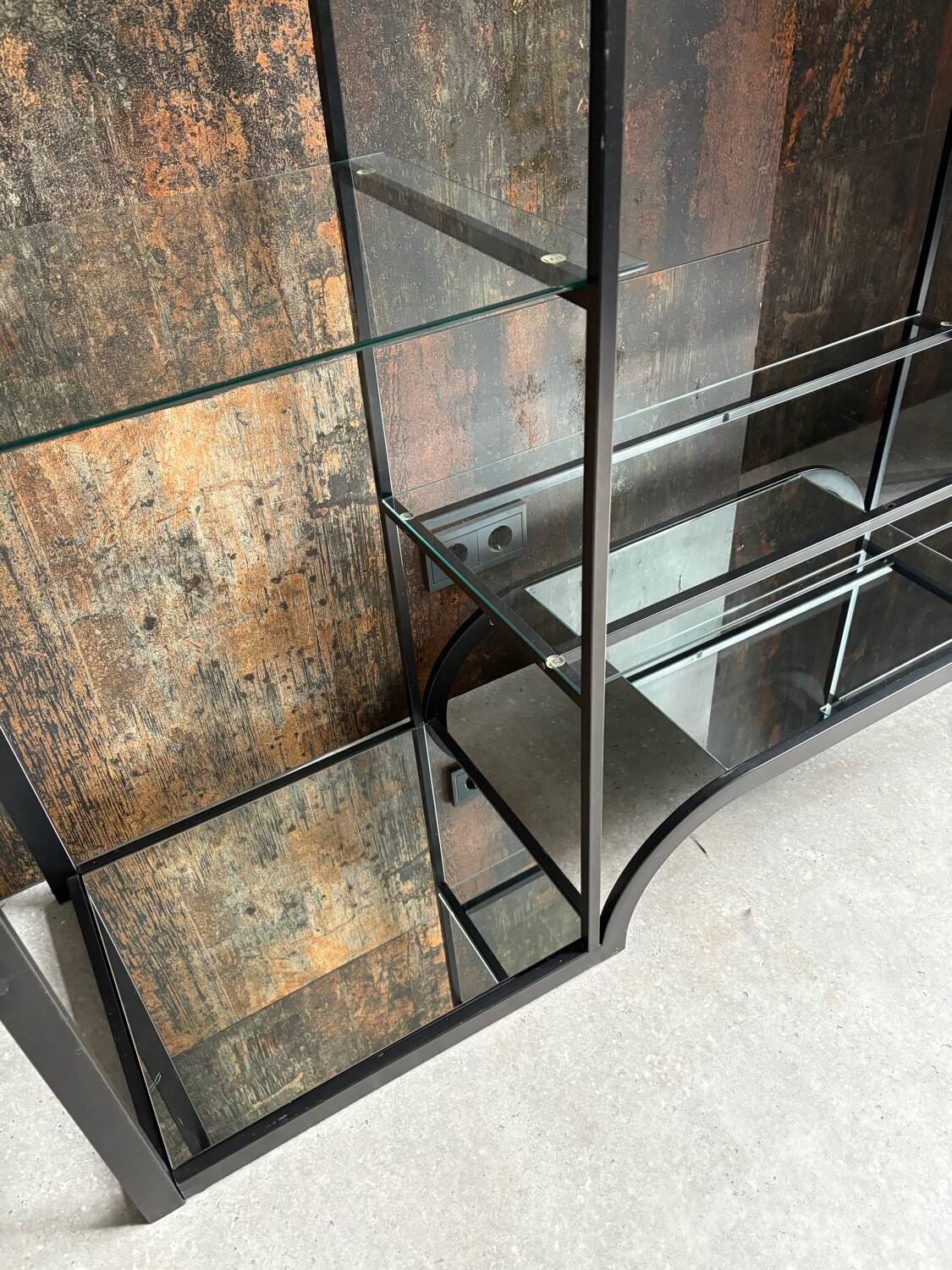 Séparateur de pièce/vitrine au design vintage