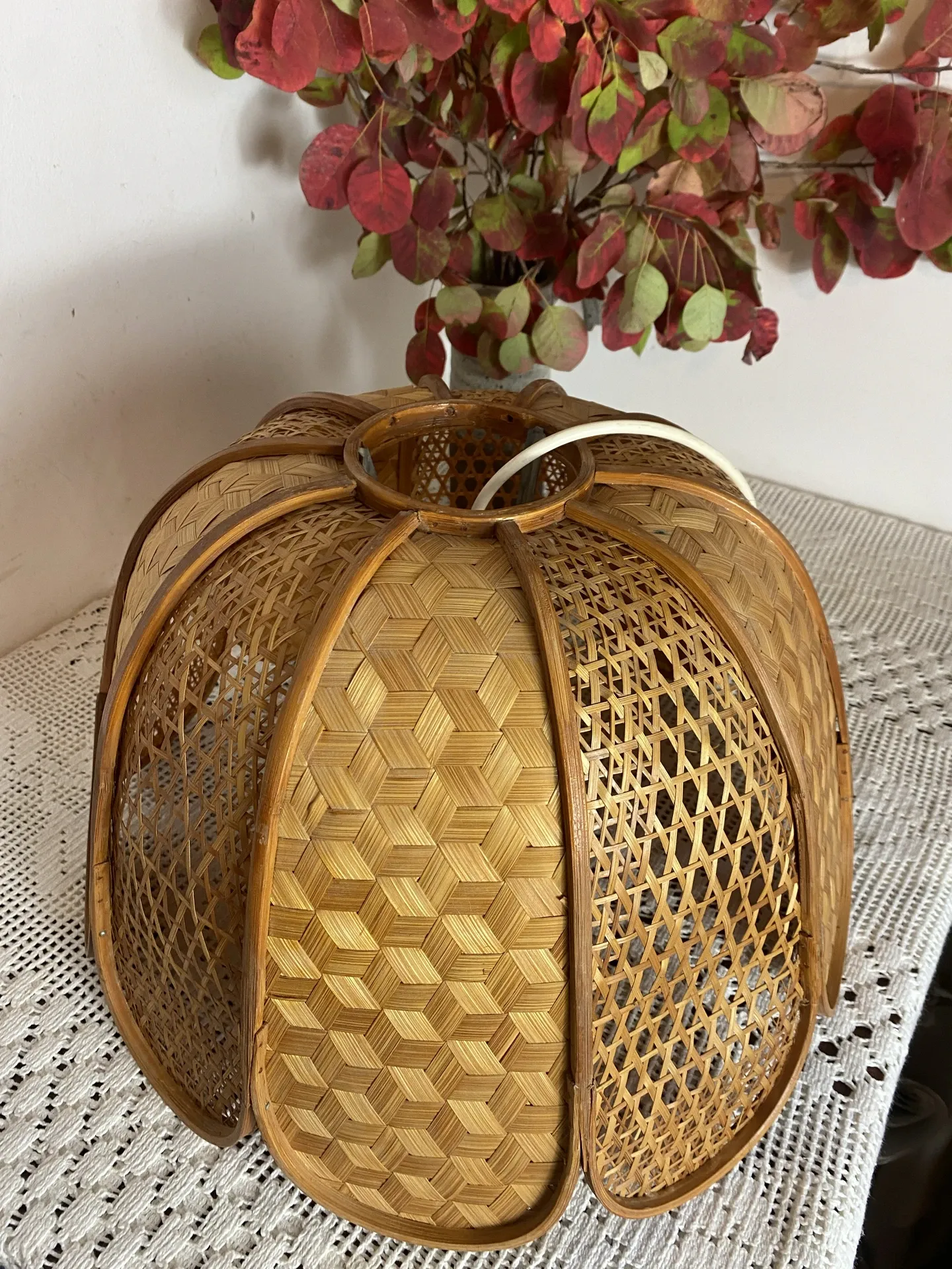 Suspension made of rattan and wicker