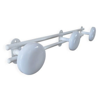 White lacquered metal wall coat rack with 3 hooks, 1980
