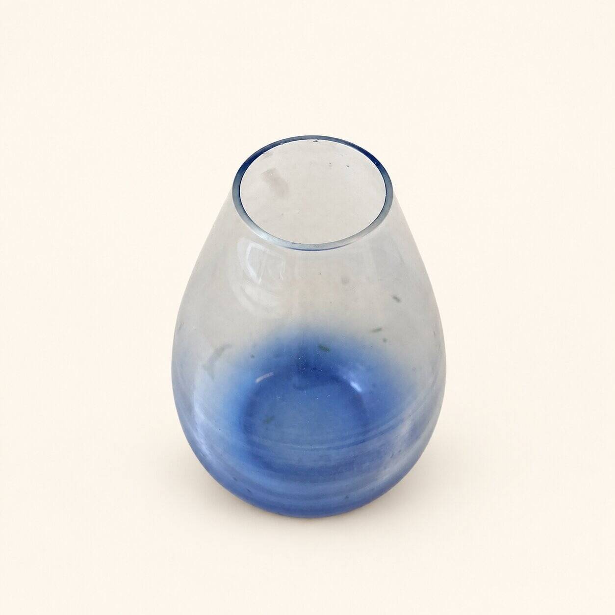 Vase pansu en verre