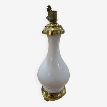 Small opaline accent lamp