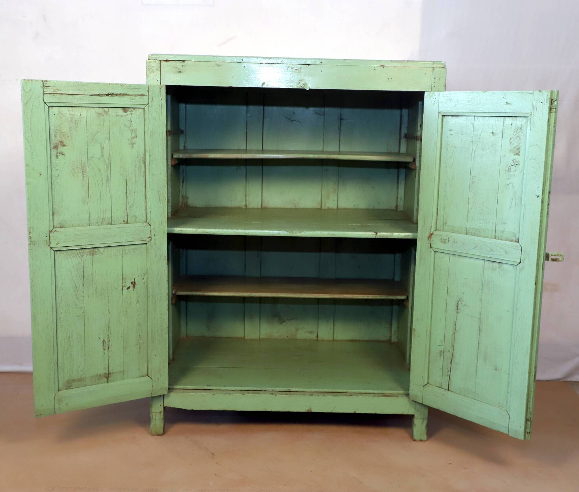 Vaisselier - Burmese teak buffet with original pistachio green patina