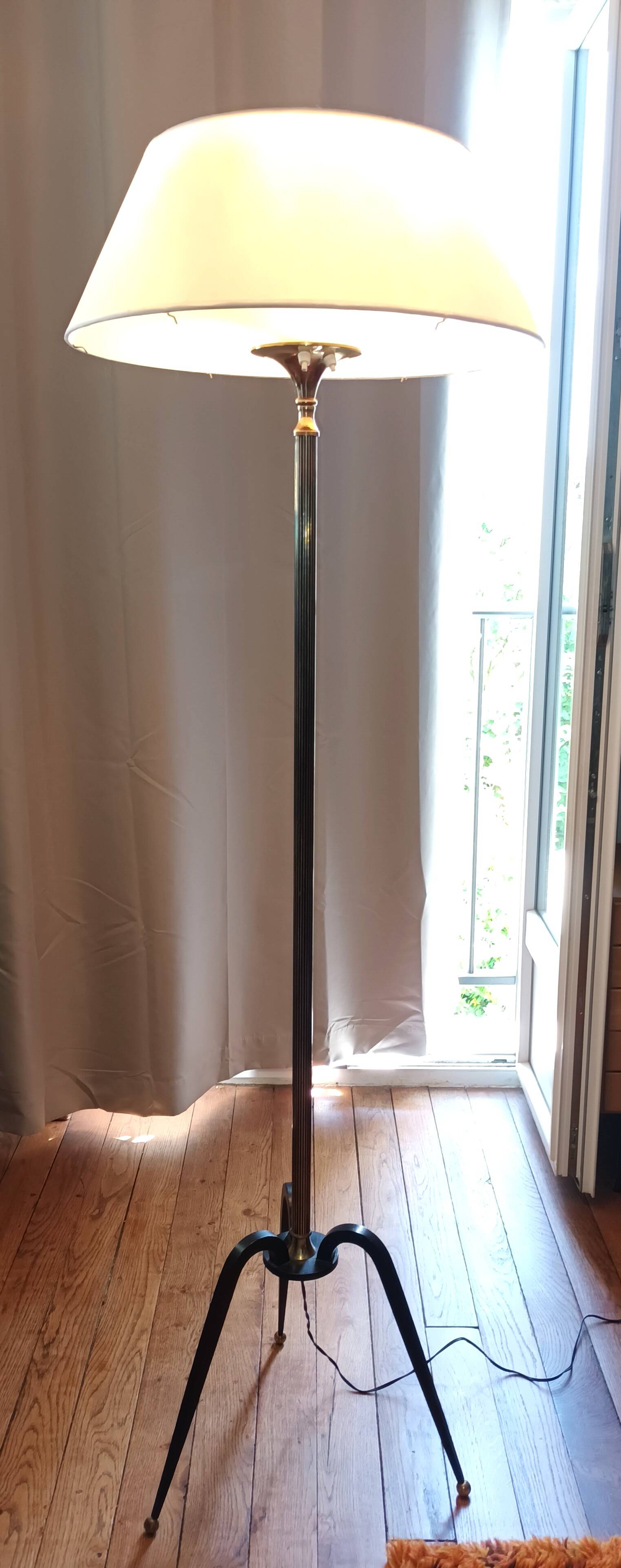 Reading floor lamp from the Arlus house from the 1950s.