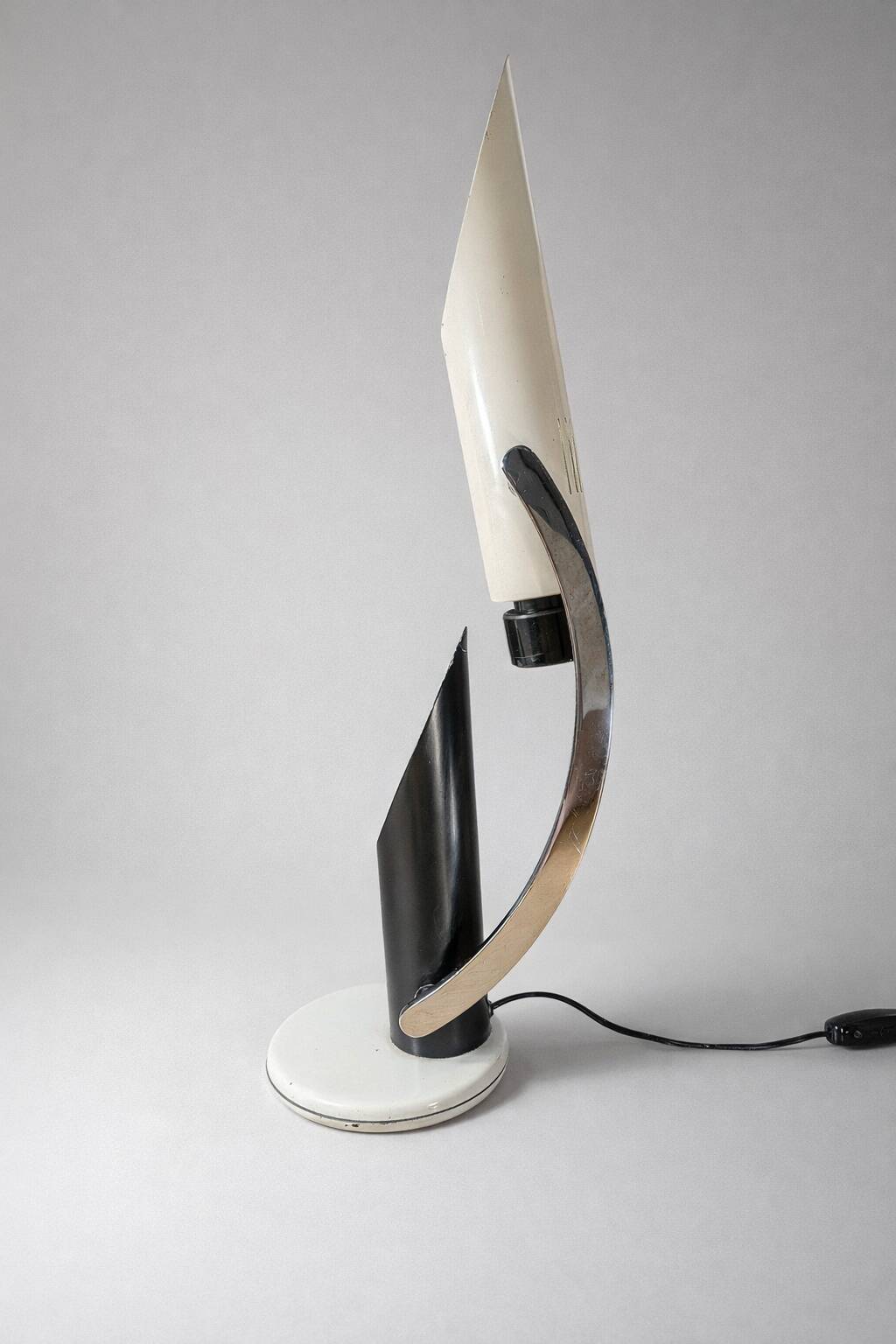 Phase - Luis Pérez de la Oliva - Table lamp - Metal, Chrome - Tharsis
