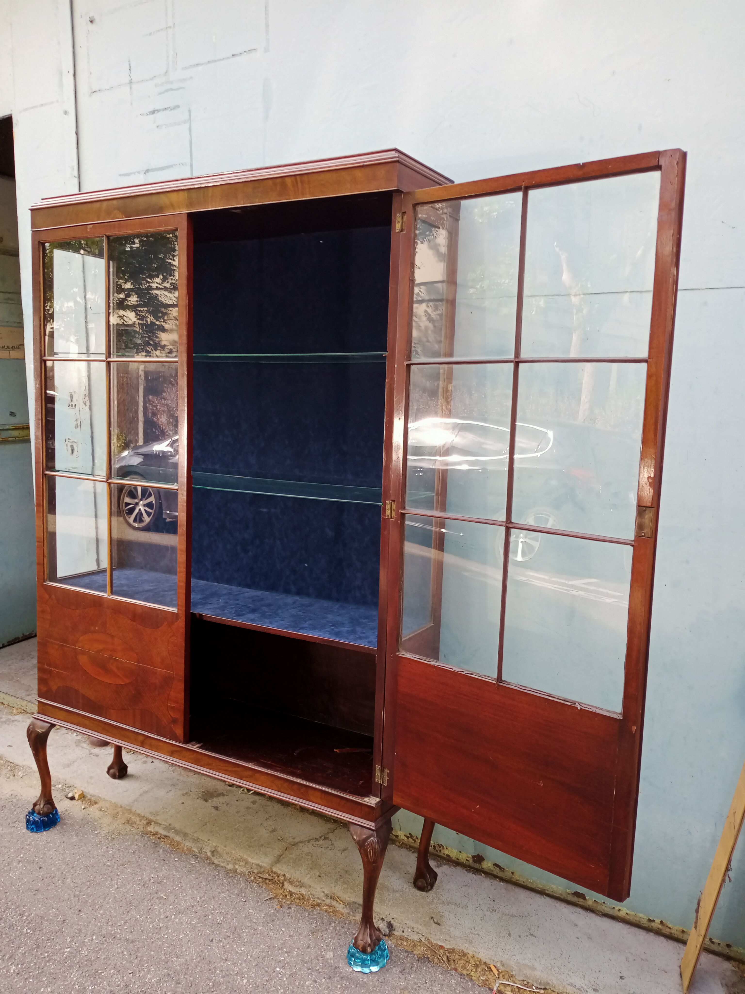 Showcase english mahogany