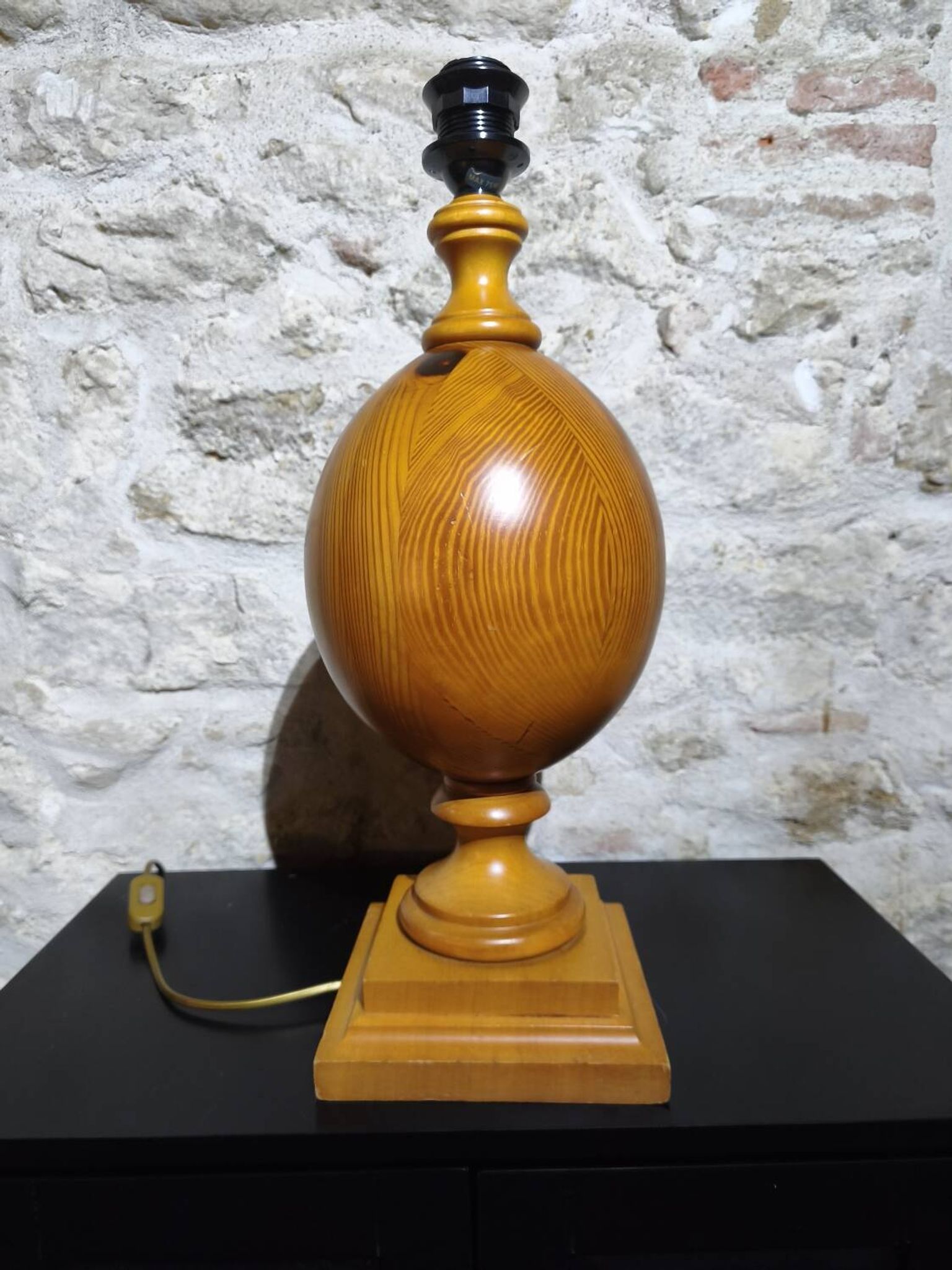 Vintage turned pine table lamp - Maison Verdière - 1970s/80s