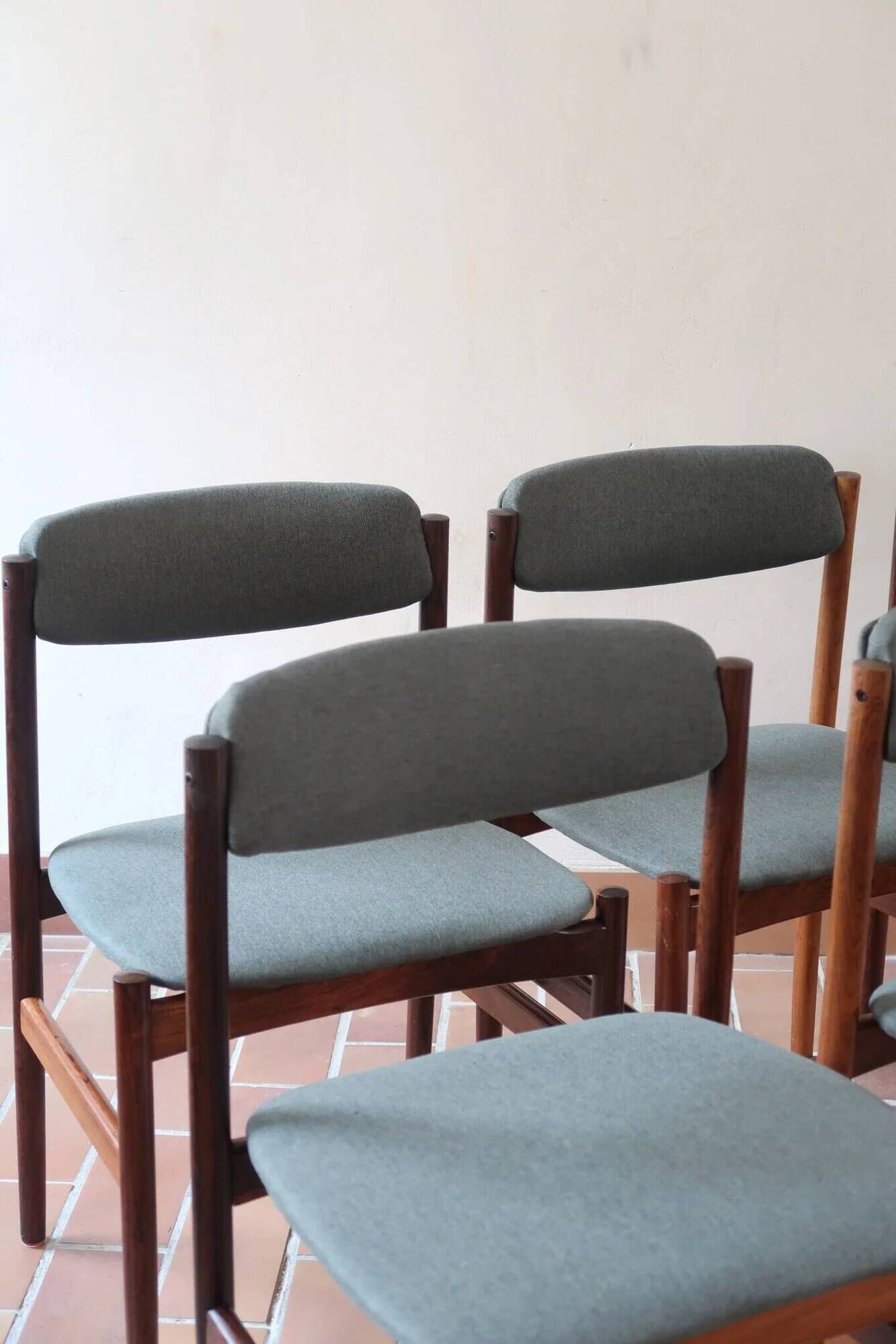 6 Scandinavian chairs in rosewood, with green-grey seats.