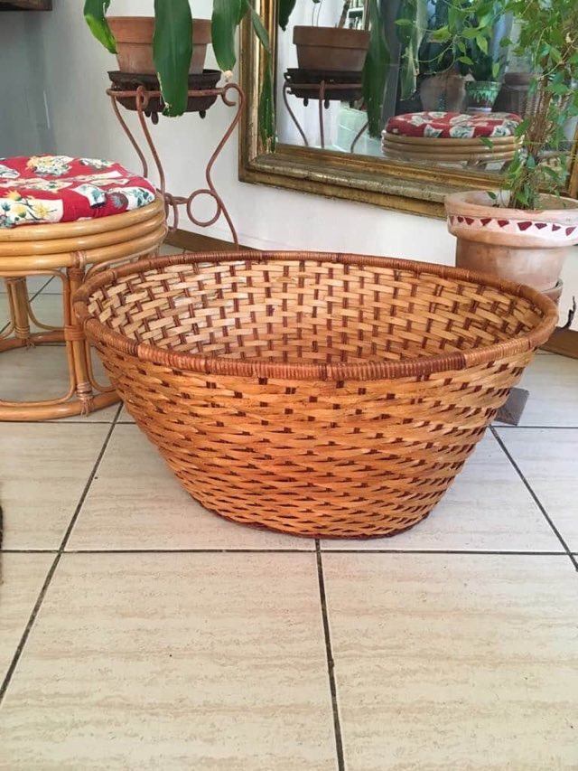 Two-tone braided wicker pan