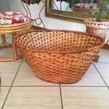 Two-tone braided wicker pan