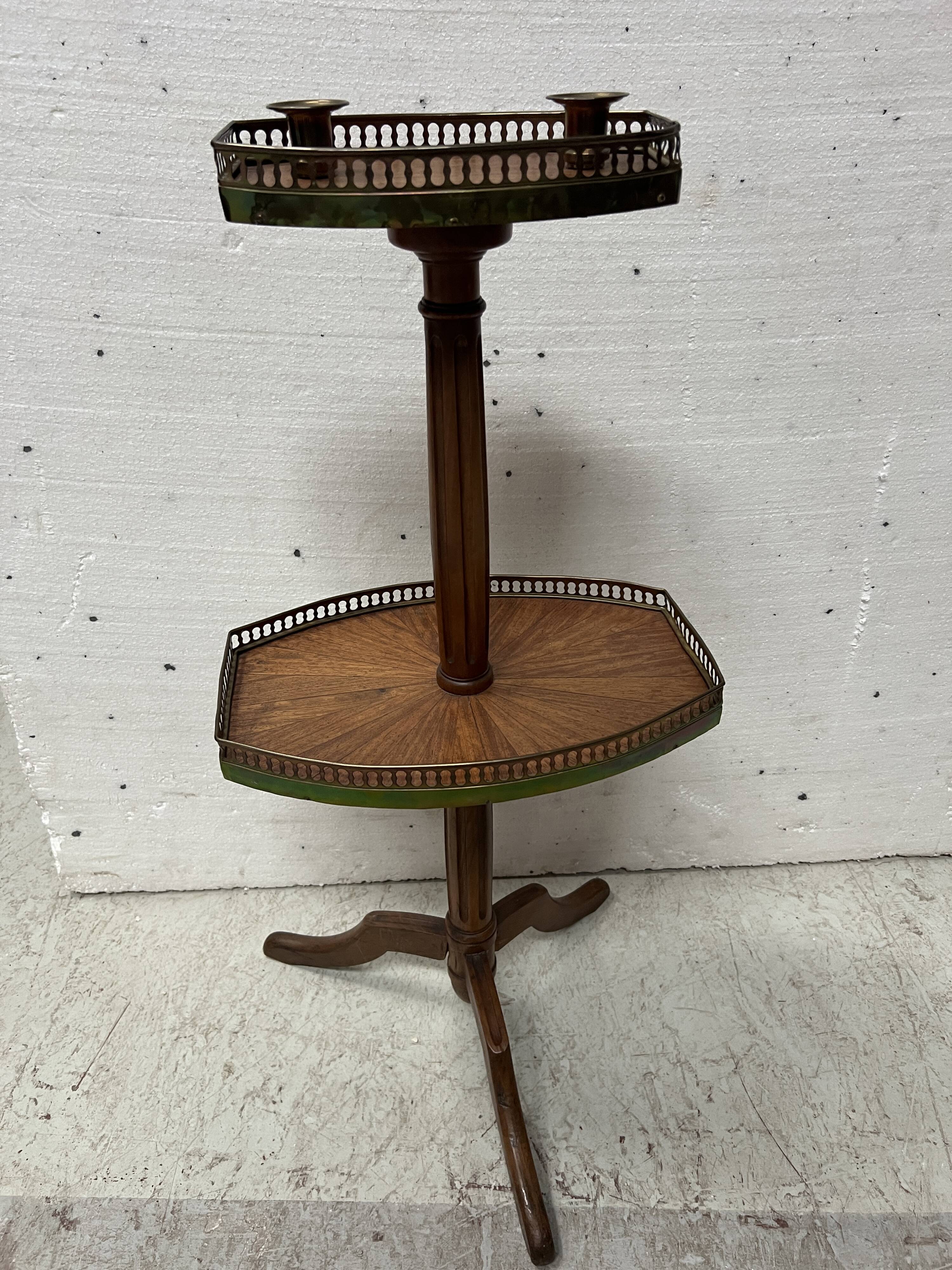 Silent servant in Louis XVI style in mahogany, 20th century.