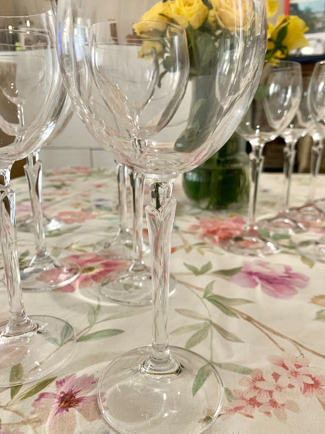 Crystal wine glasses (bud-shaped foot)