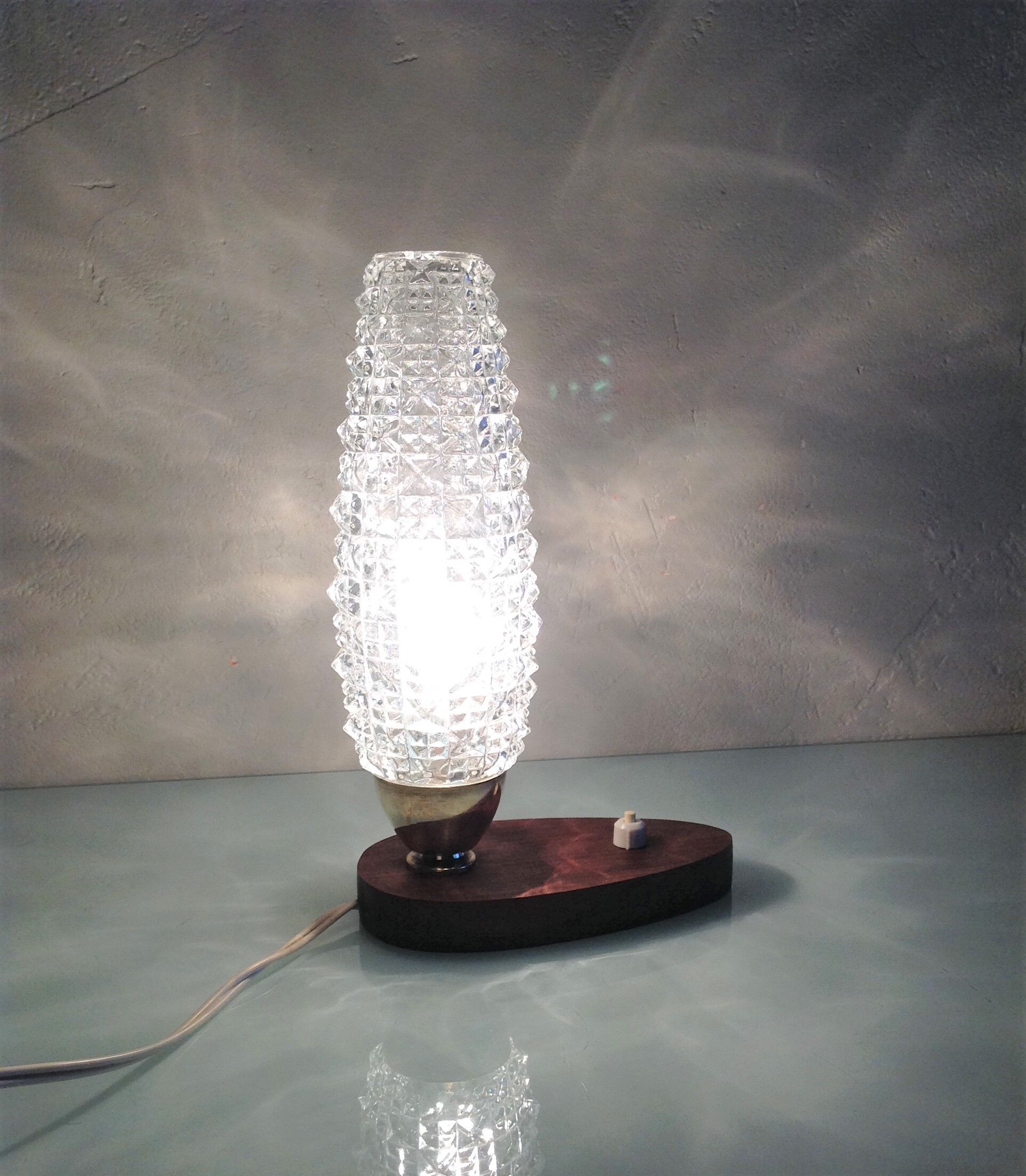 Structured tulip glass bedside lamp / vintage 60s-70s
