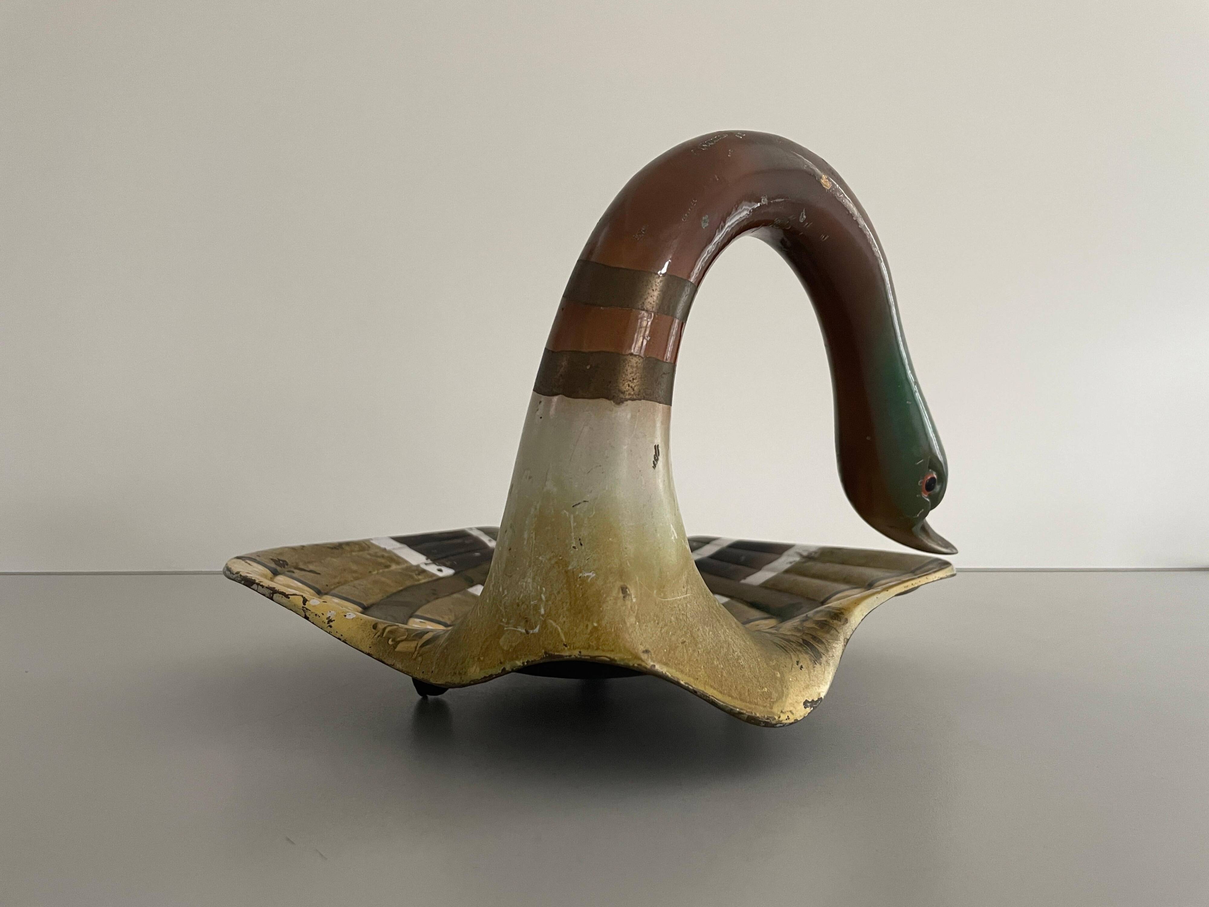 Adorable decorative centrepiece sculpture in the shape of a brass duck, 1970s, Germany.