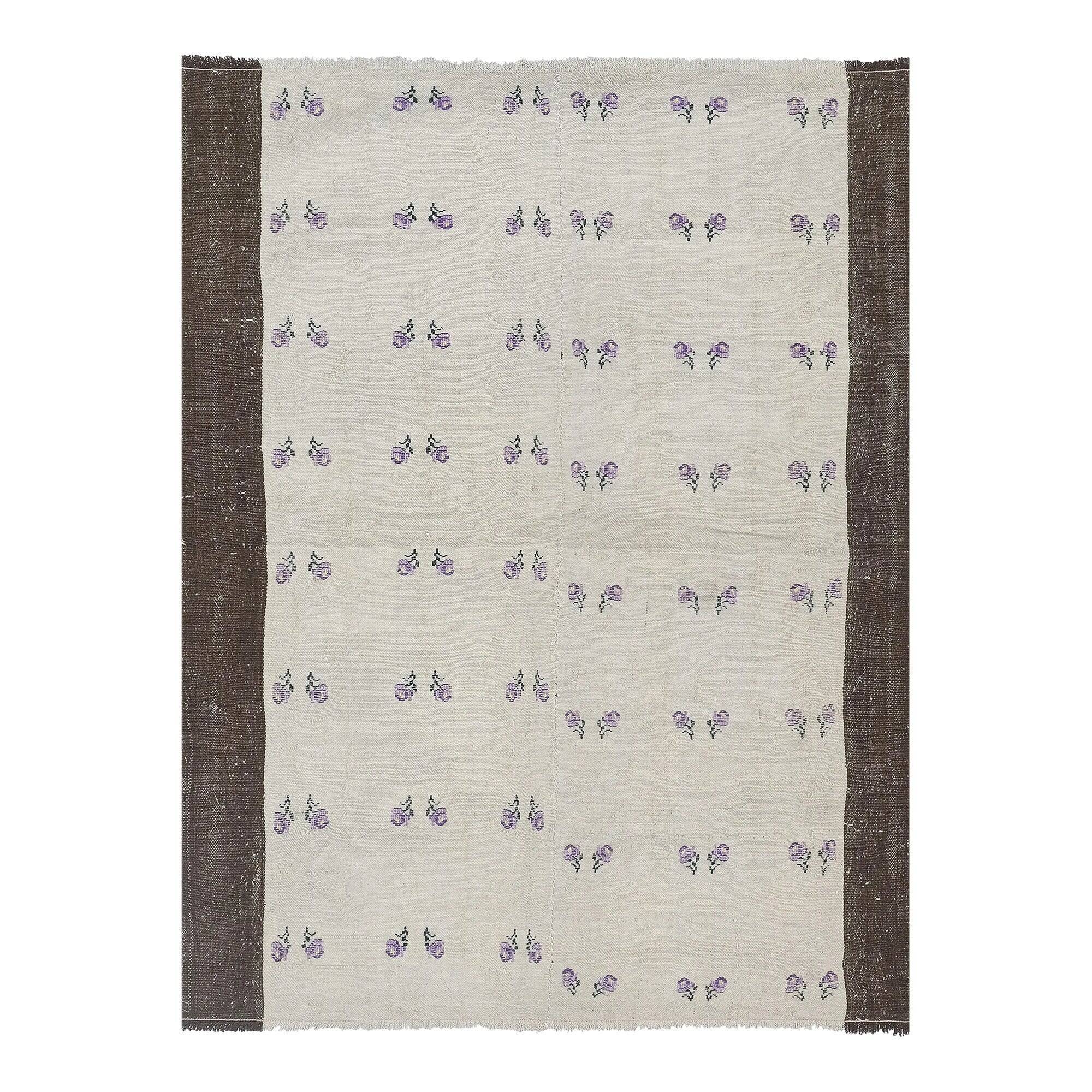 Vintage Turkish kilim, handwoven, 119x162 cm.