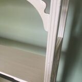 Wall-mounted shelf cabinet to hang