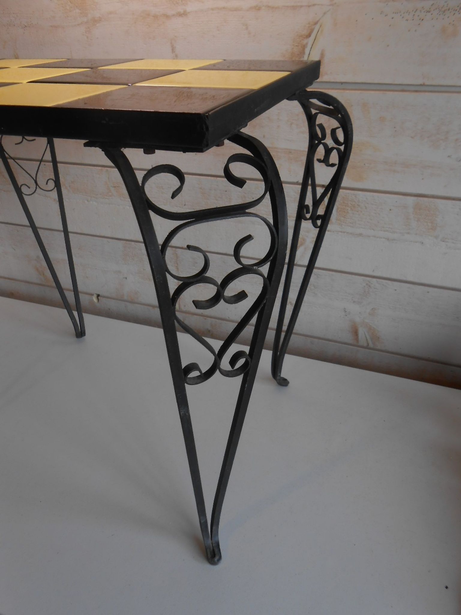 Table d'appoint en fer forgé vintage
