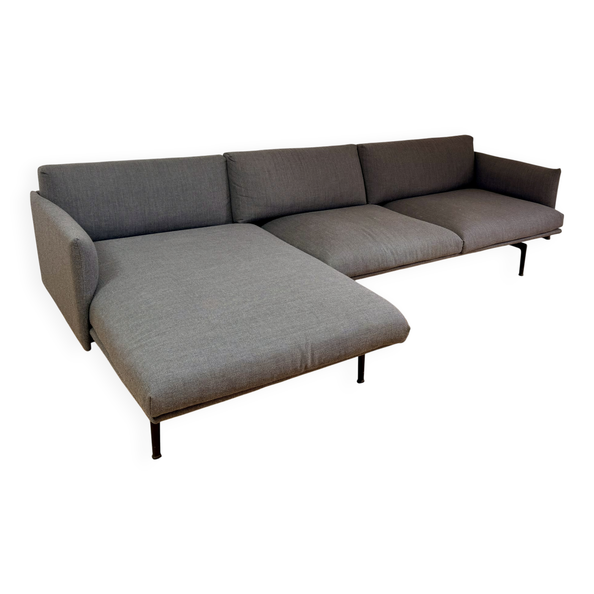 Muuto Outline Sofa with chaise longue