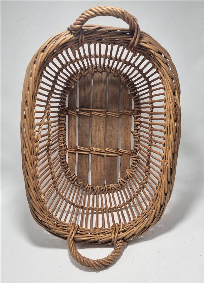 Small wicker baskets