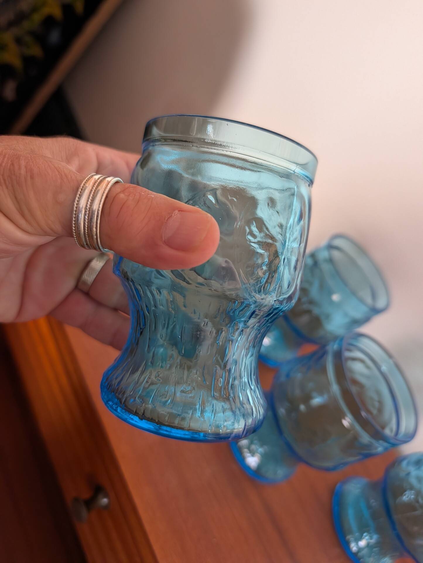 Set of four blue glasses with fruit decoration – 1970s