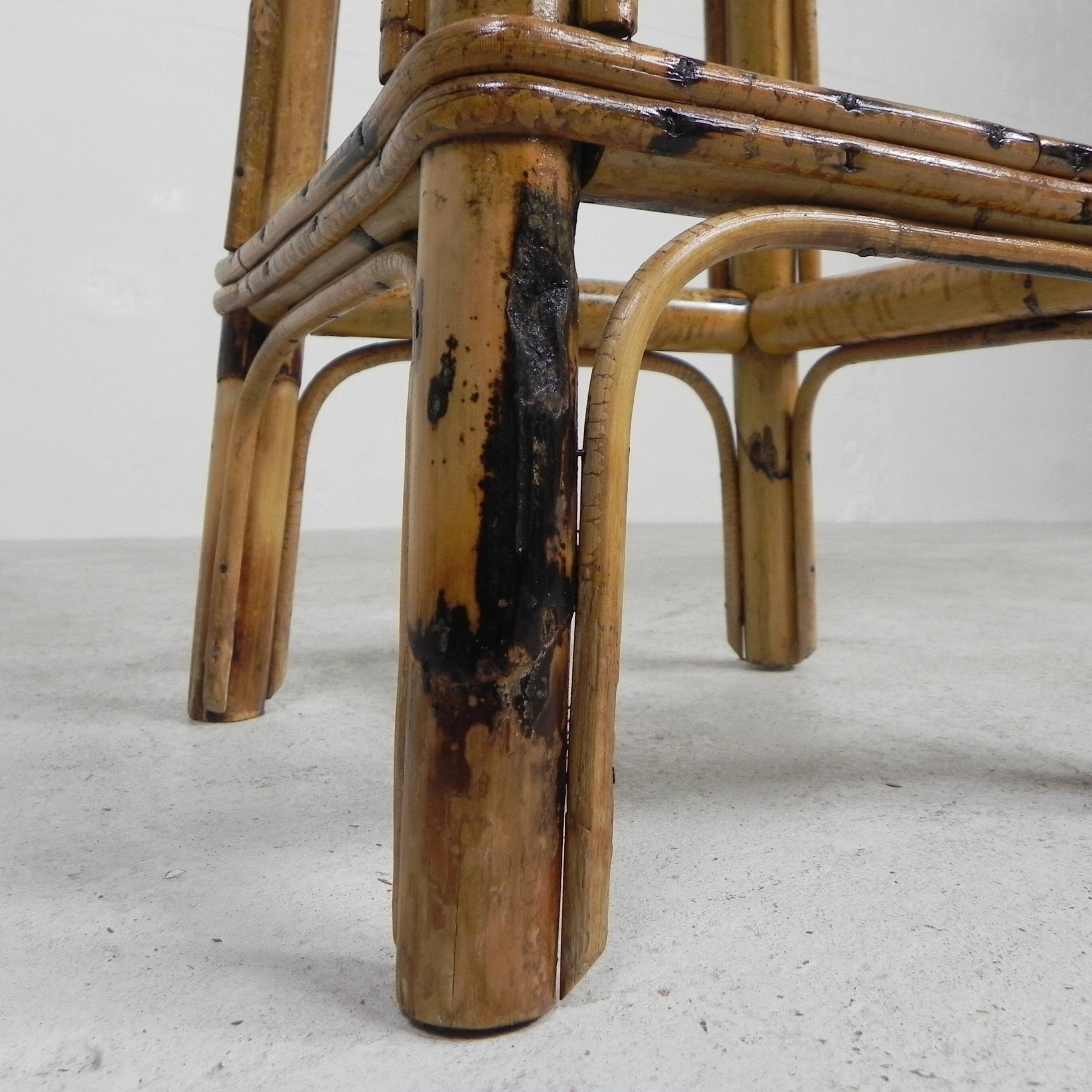 Tabouret de bar en bambou avec assise en simili-cuir imprimé vache, années 1950