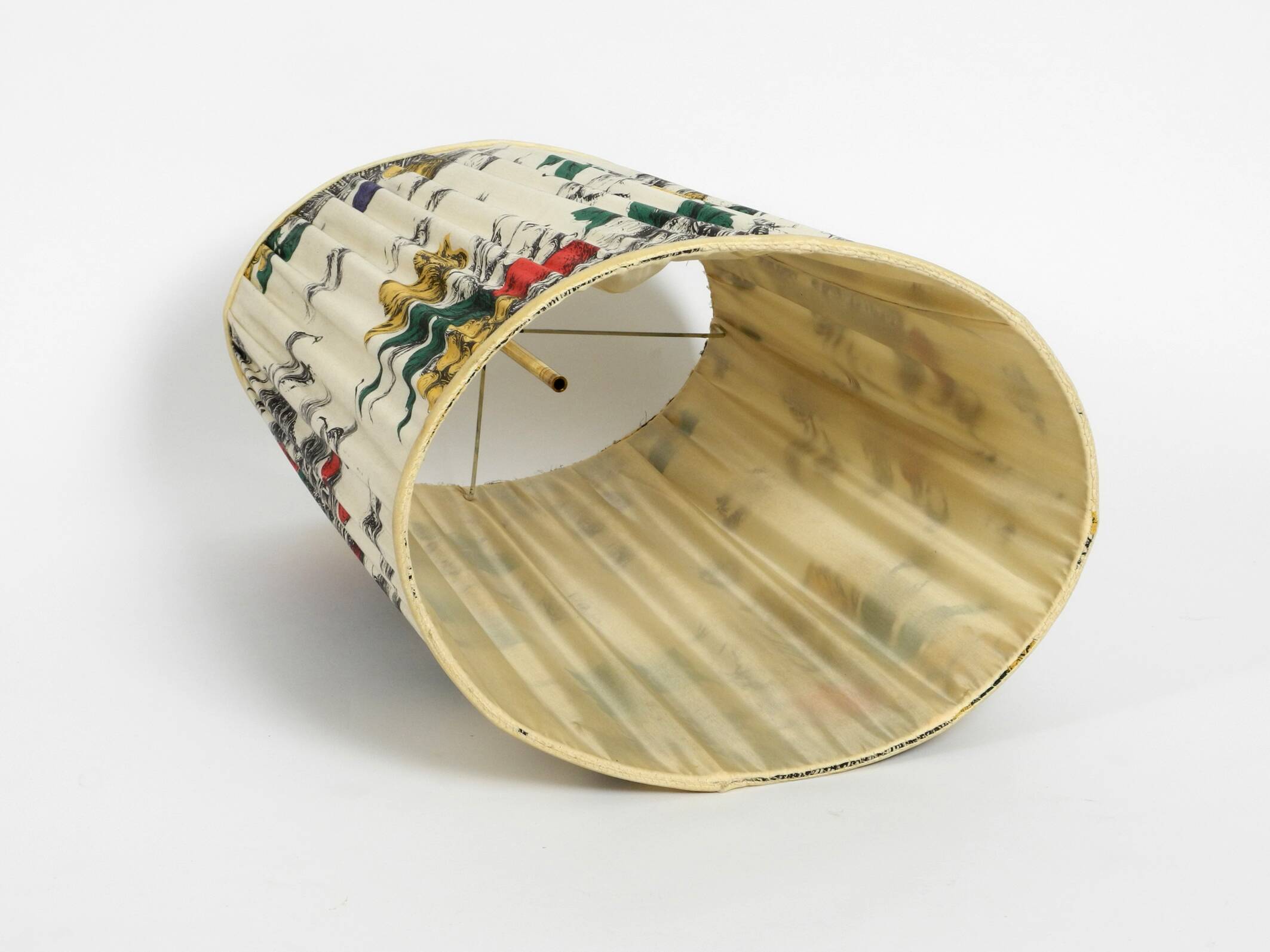 Large elegant 1960s KPM table lamp in porcelain and pleated silk lampshade