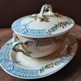 Old Tournay sauce boat. Creil and Montereau