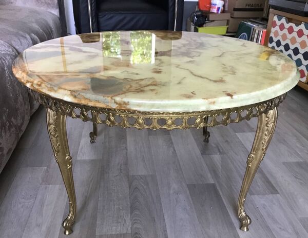 Table basse d’appoint en marbre et laiton