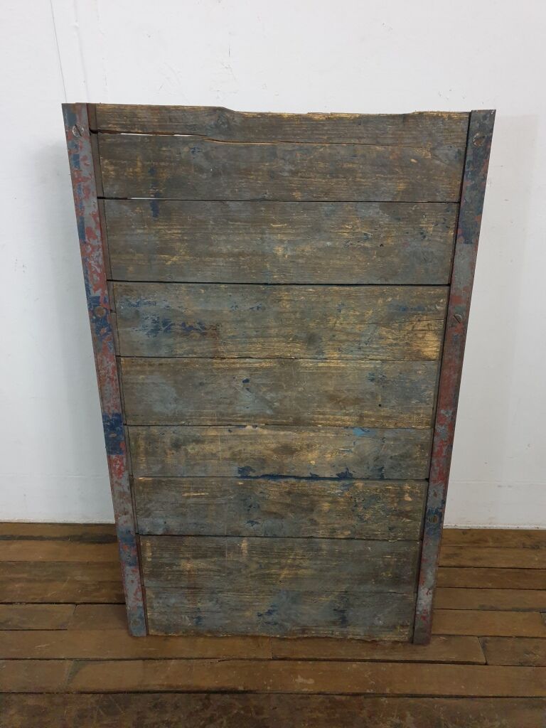 Industrial plant pallet coffee table