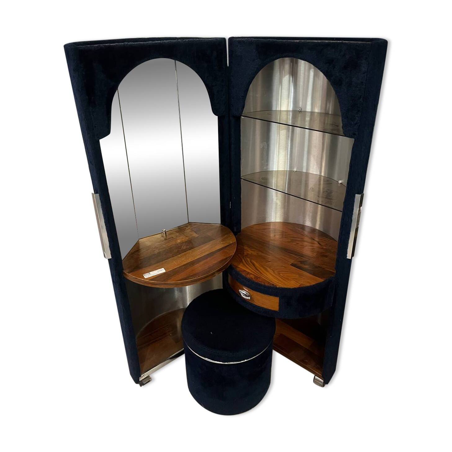 Hairdresser by Luigi Massoni