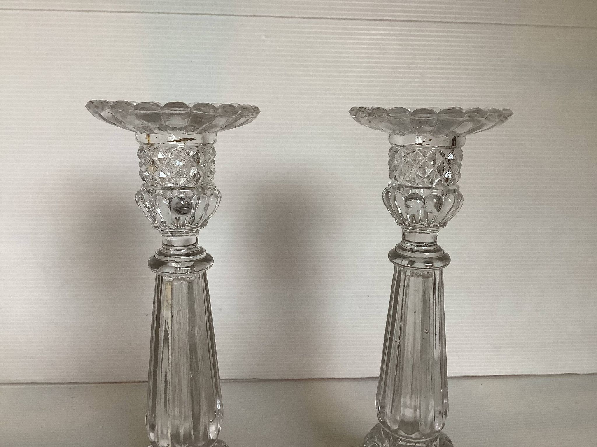 Paire de bougeoirs en cristal Val Saint Lambert décor pointes de diamant