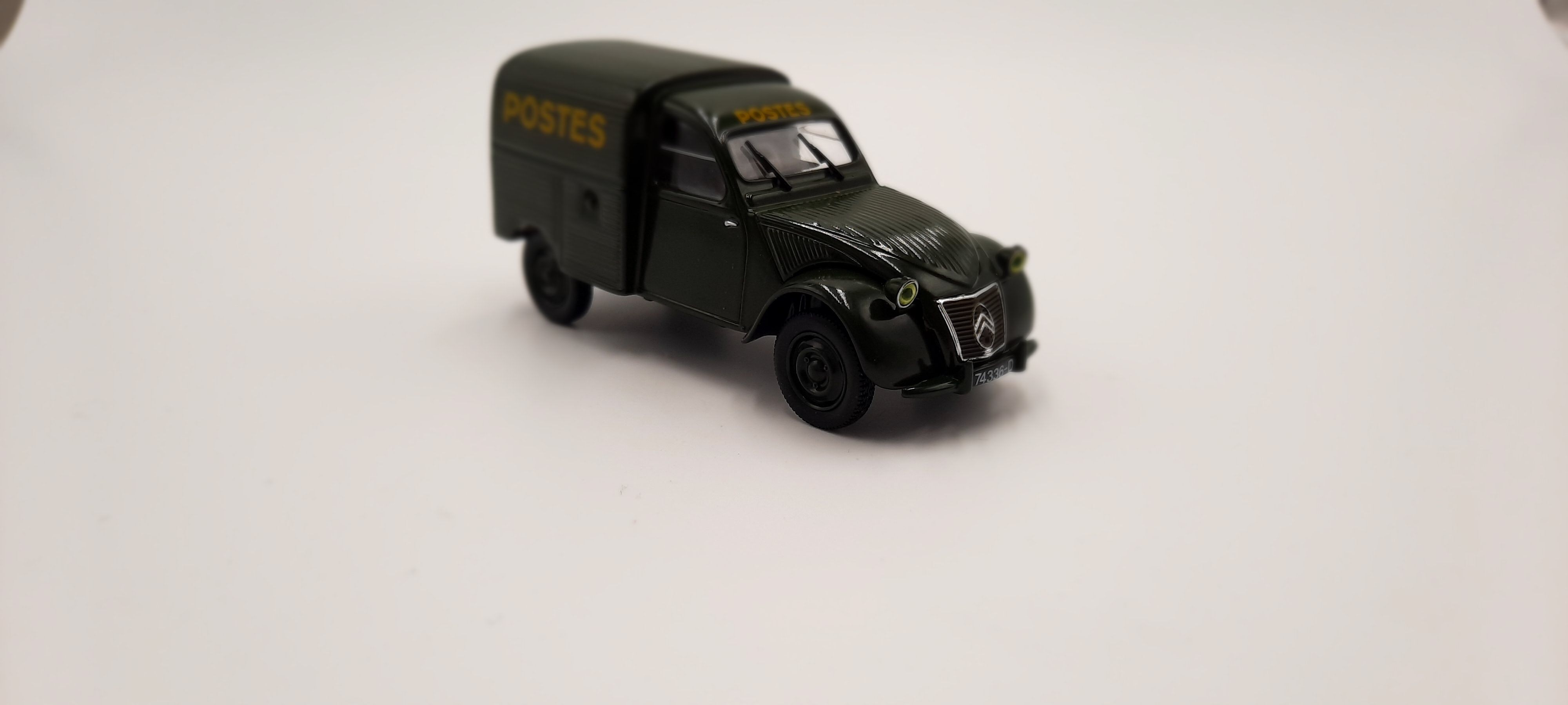 Citroën 2 CV AU 1/43rd La Poste
