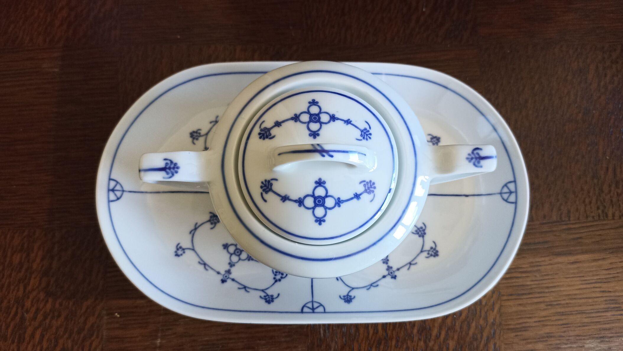 Sugar bowl and porcelain top Jäger Eisenberg - Saxon Blue