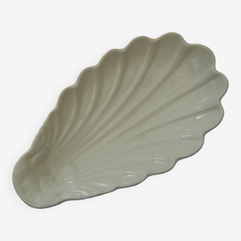 Ravier blanc ancien en porcelaine.