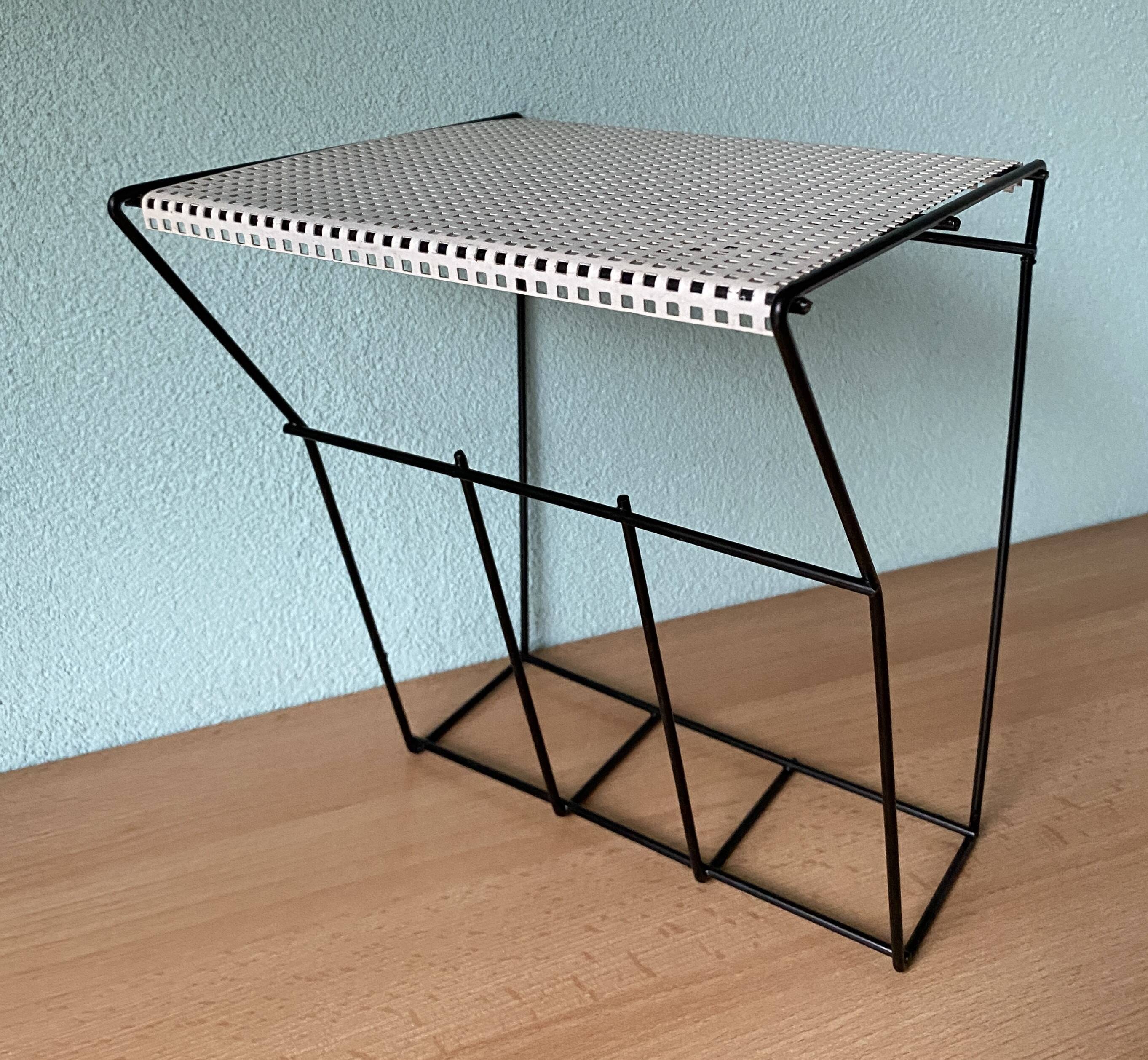 String black and white wall unit 1960s Pilastro style