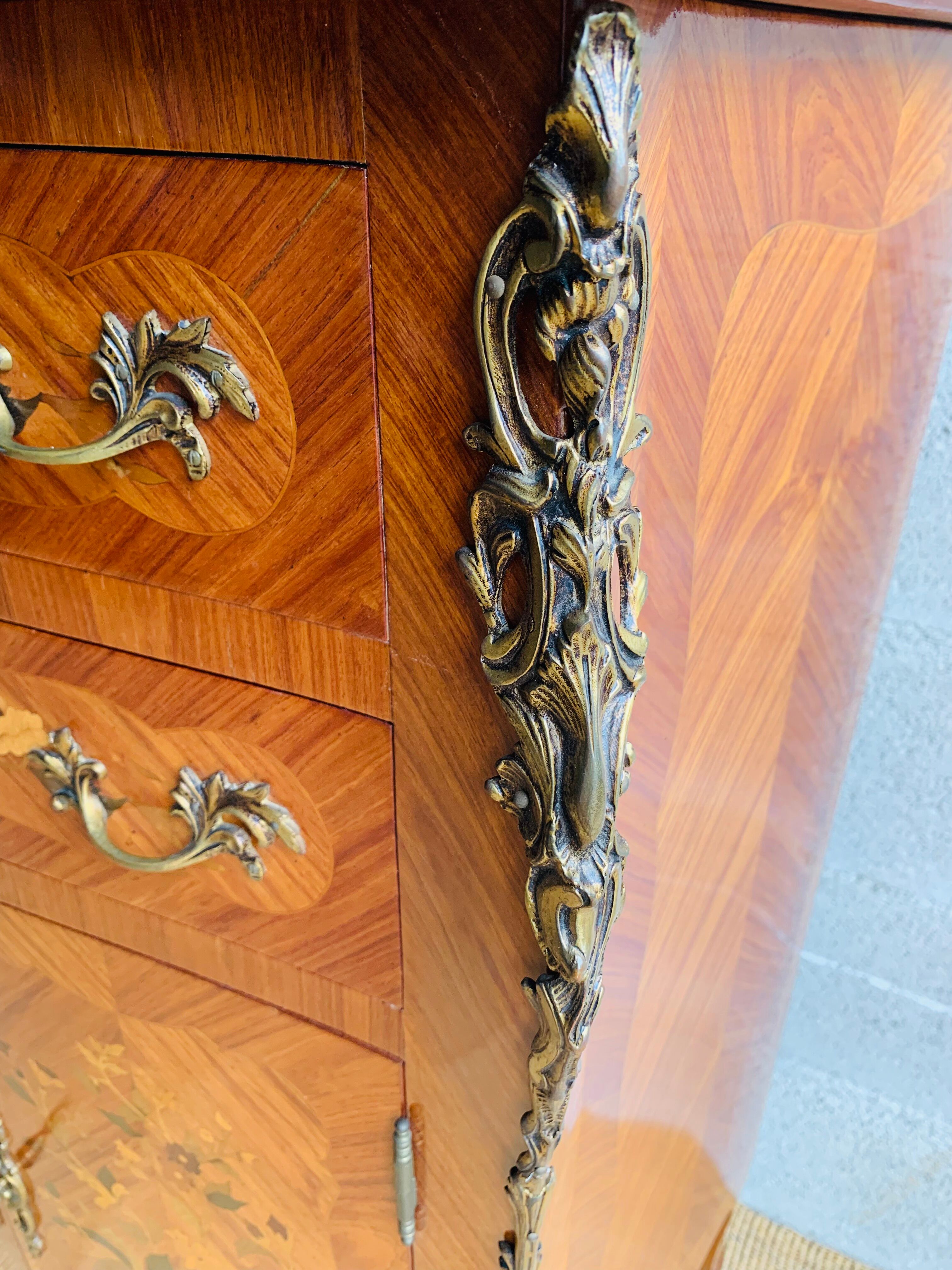 Commode between Louis XV