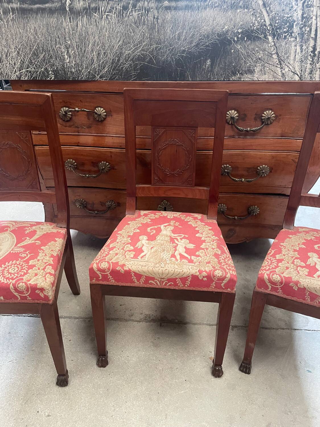 Lot de trois chaises anciennes en parfait état