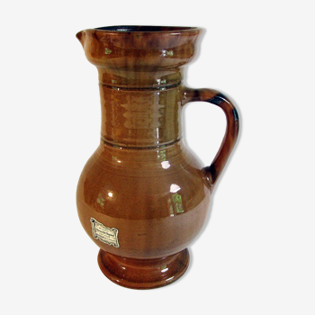 Pitcher vase with a cove of Meyssac